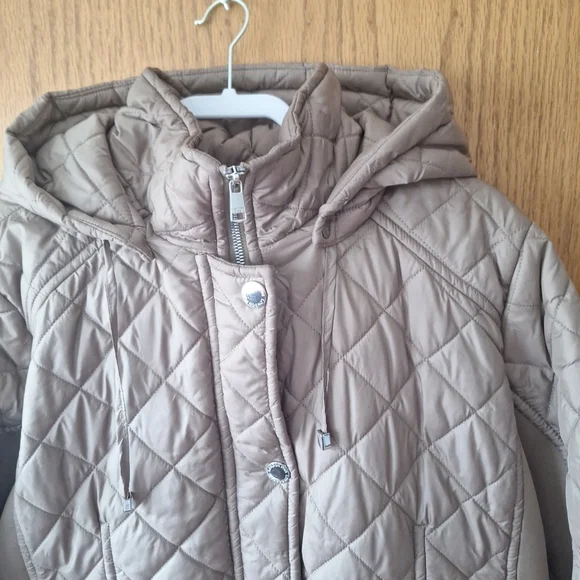 London Fog Women's Taupe Quilted Puffer Coat - Picture 11 of 13